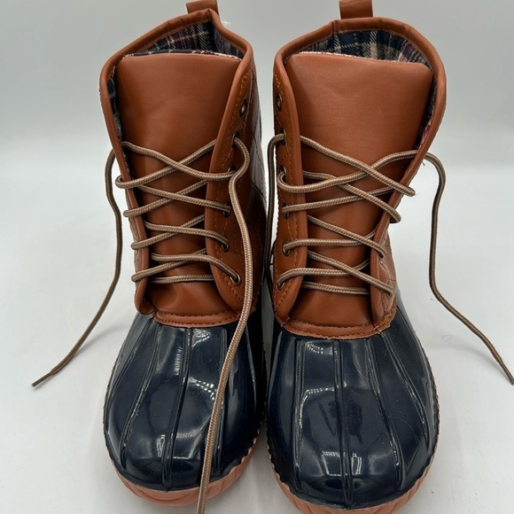 West Fashion Life (WFL) Duck boots Size 7, NWT - Picture 1 of 7